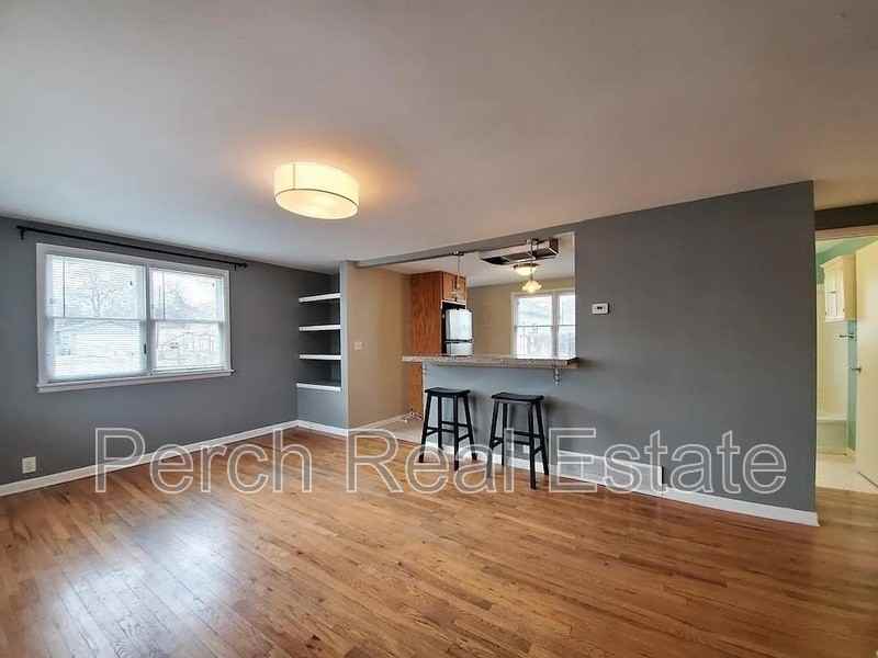 2431 Grove St - Photo 5 of 22