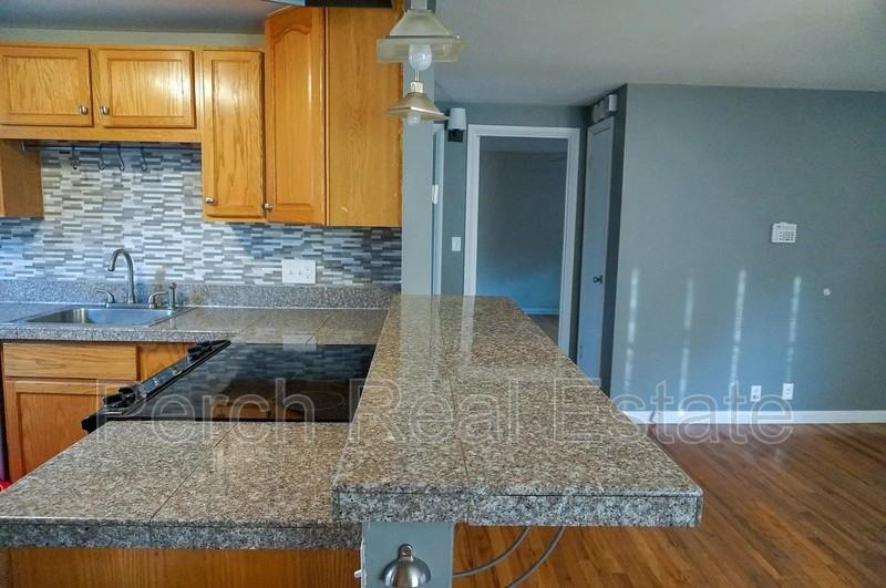 2431 Grove St - Photo 7 of 22