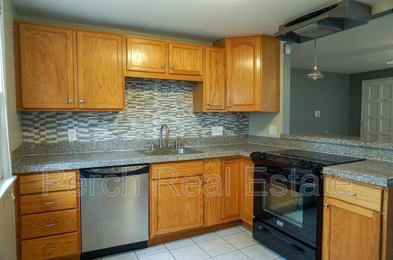 2431 Grove St - Photo 3 of 22