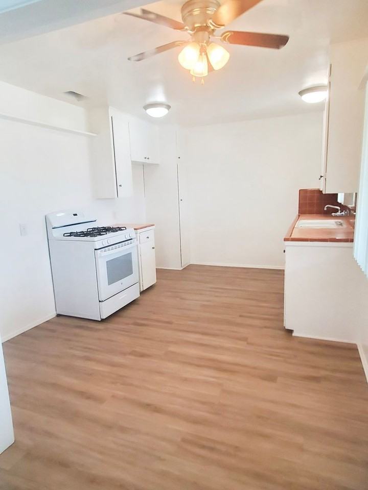 301 Avenida Del Mar - Photo 4 of 22
