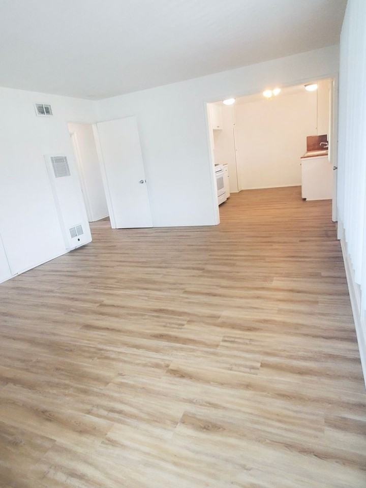 301 Avenida Del Mar - Photo 5 of 22