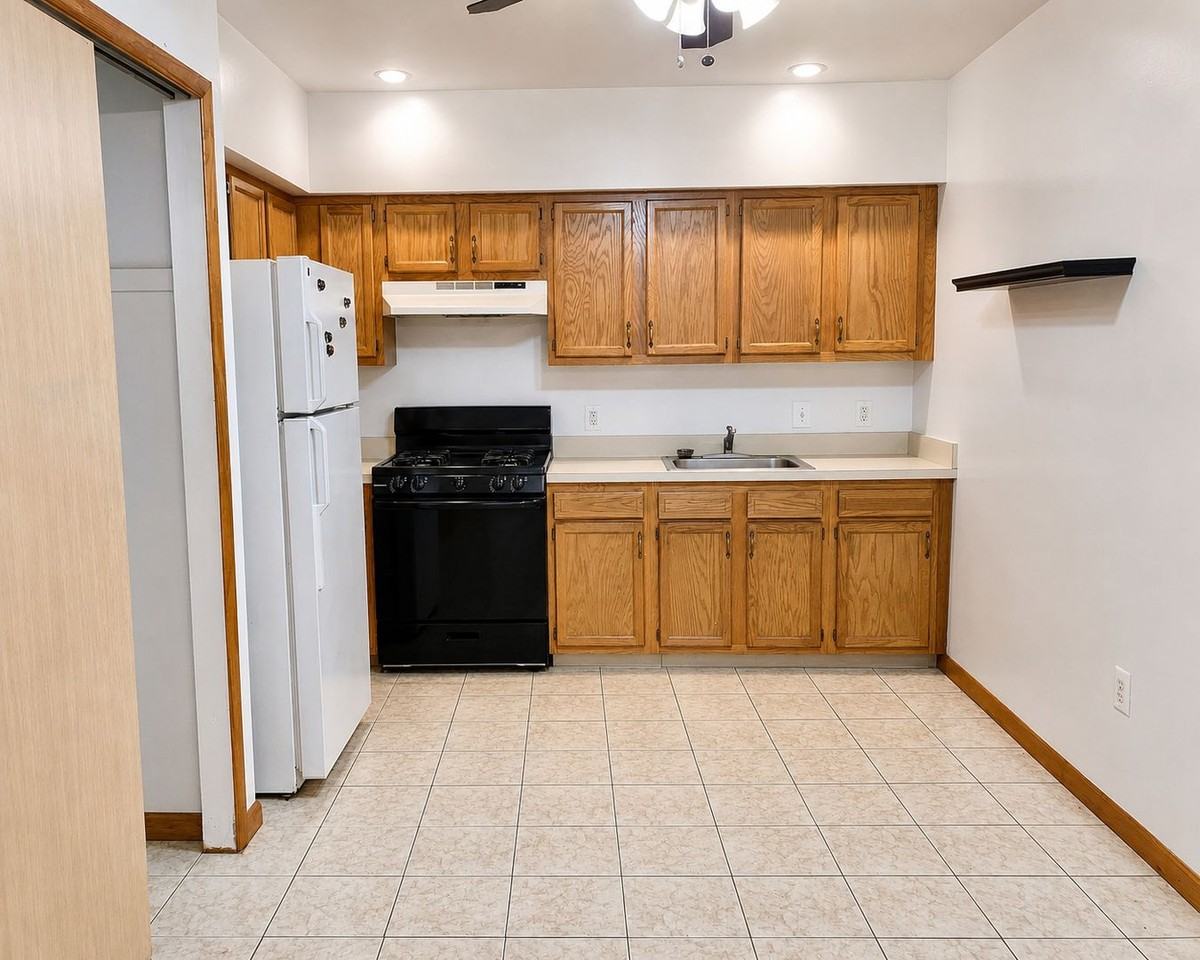 1604 Catharine St - Photo 6 of 23