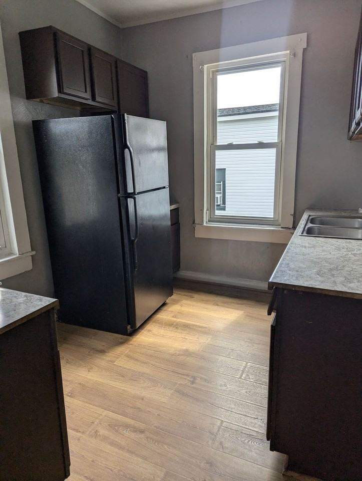 1503 Elm Ave #B - Photo 4 of 28