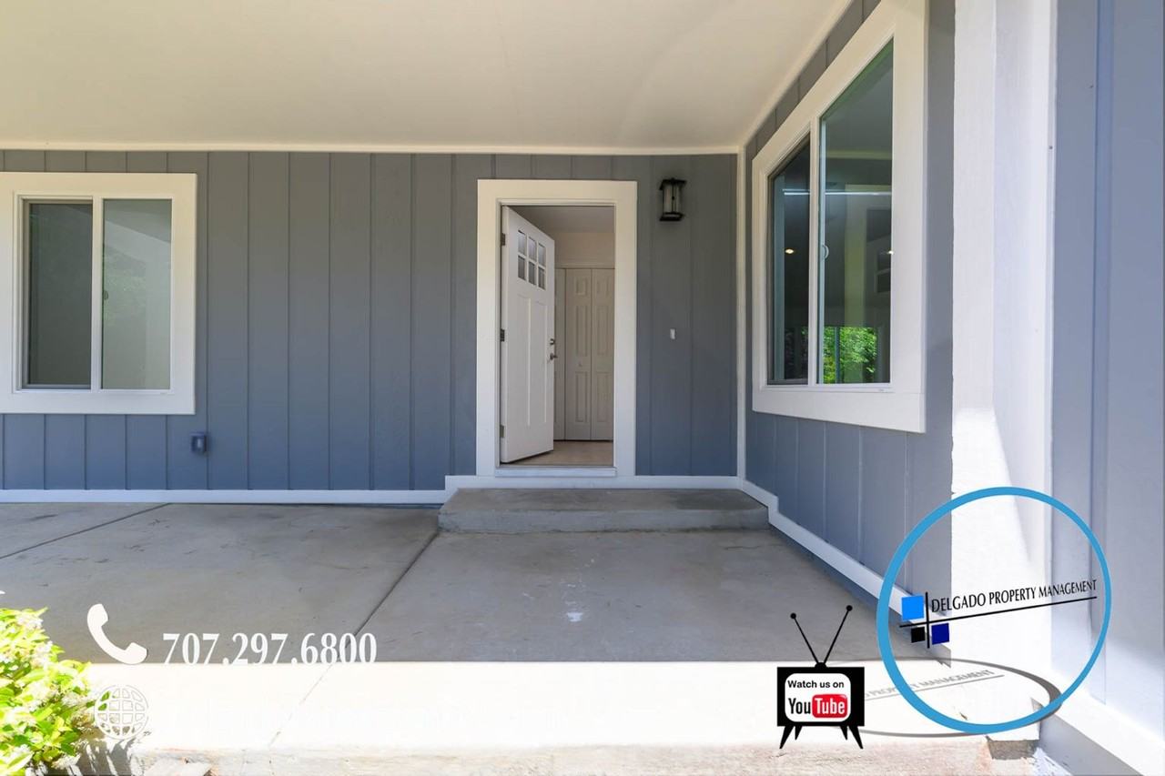 1567 Sherman Dr - Photo 2 of 32