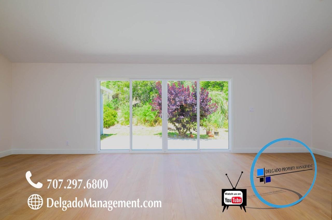 1567 Sherman Dr - Photo 4 of 32