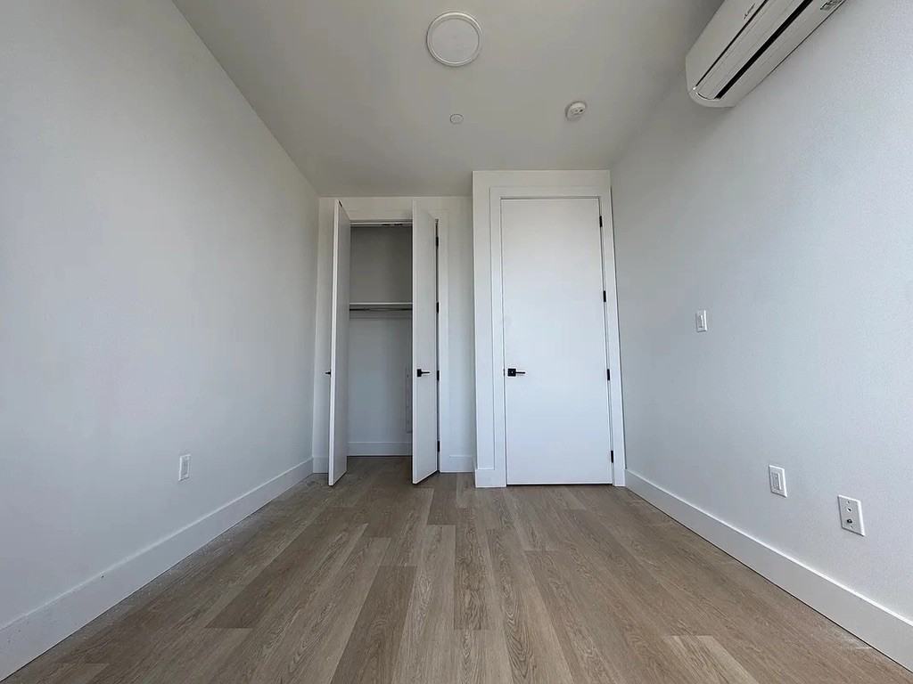 1629 Brooklyn Ave #F - Photo 4 of 5