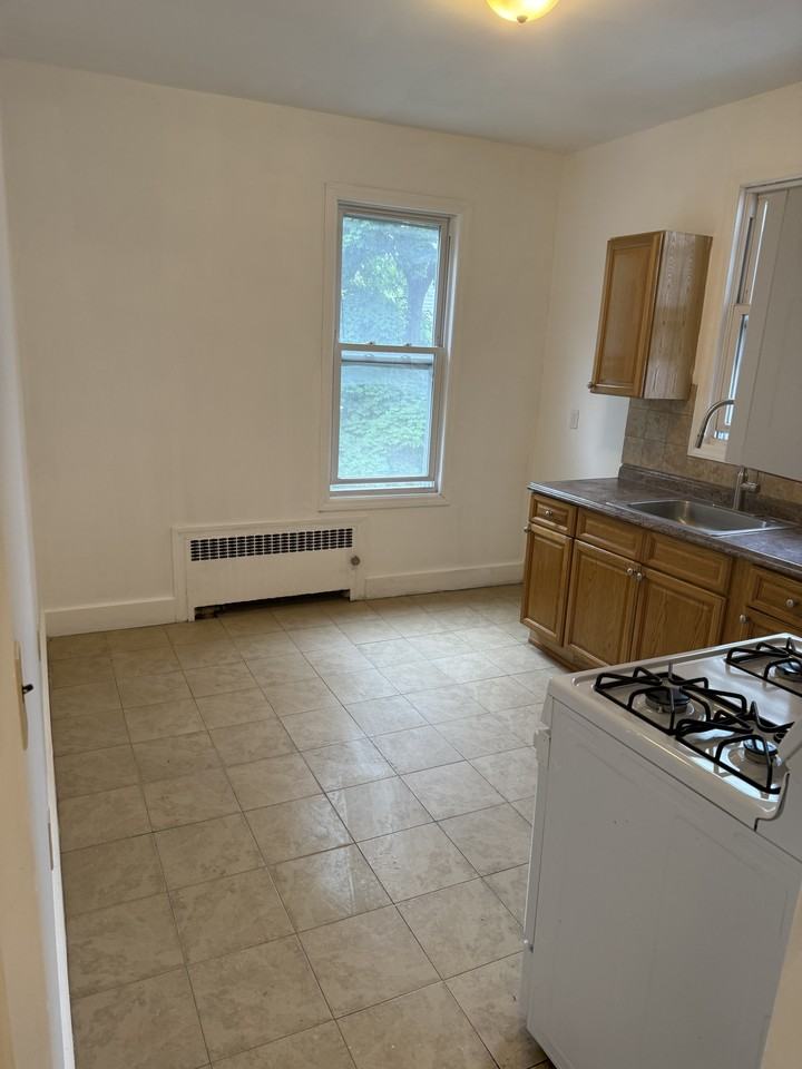 32 E 35th St #2 - Photo 5 of 7