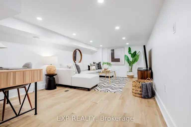 146 Hanson St - Photo 2 of 17