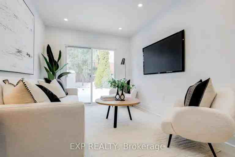 146 Hanson St - Photo 6 of 17