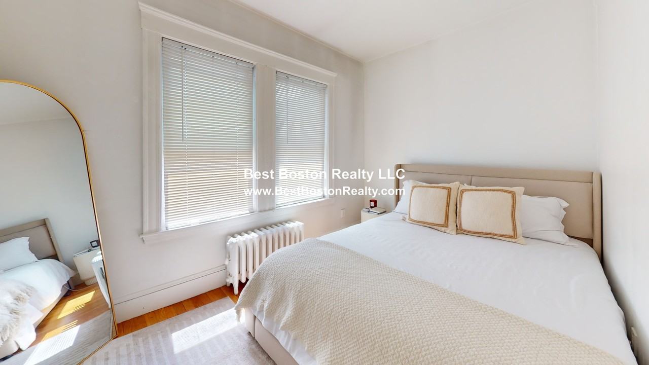 58 Wilbur St #3 - Photo 4 of 20