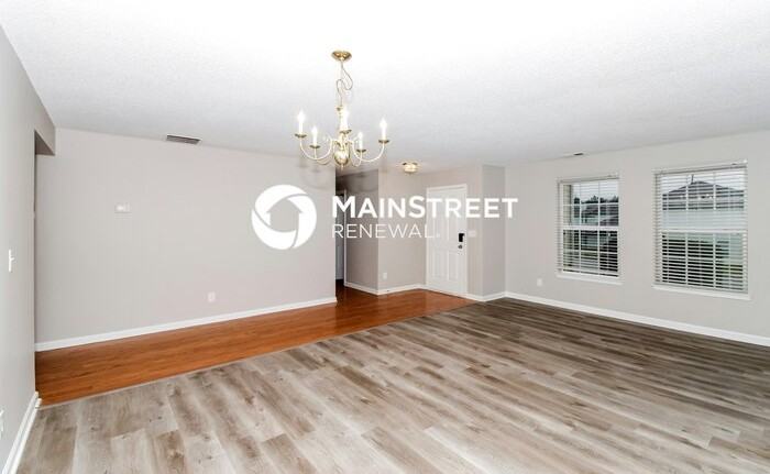 400 Pinevale Ct - Photo 5 of 17