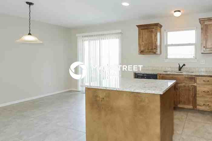 18504 E 20th Street Ct - Photo 5 of 17