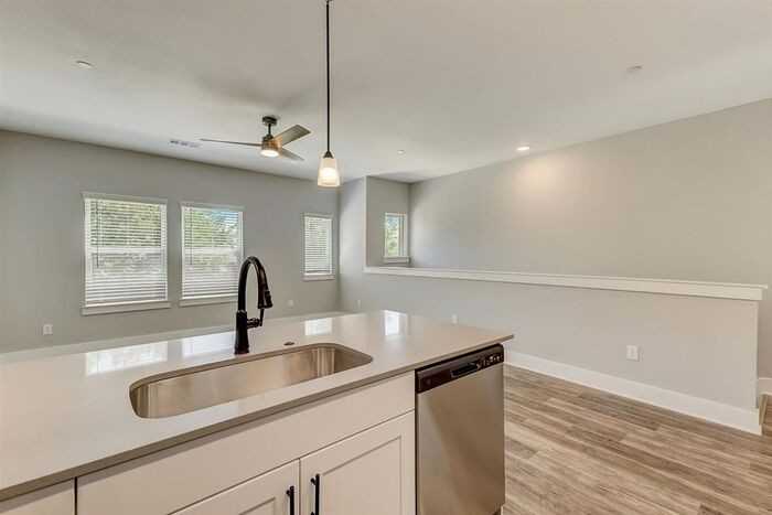 5109 Claudia Dr - Photo 7 of 50
