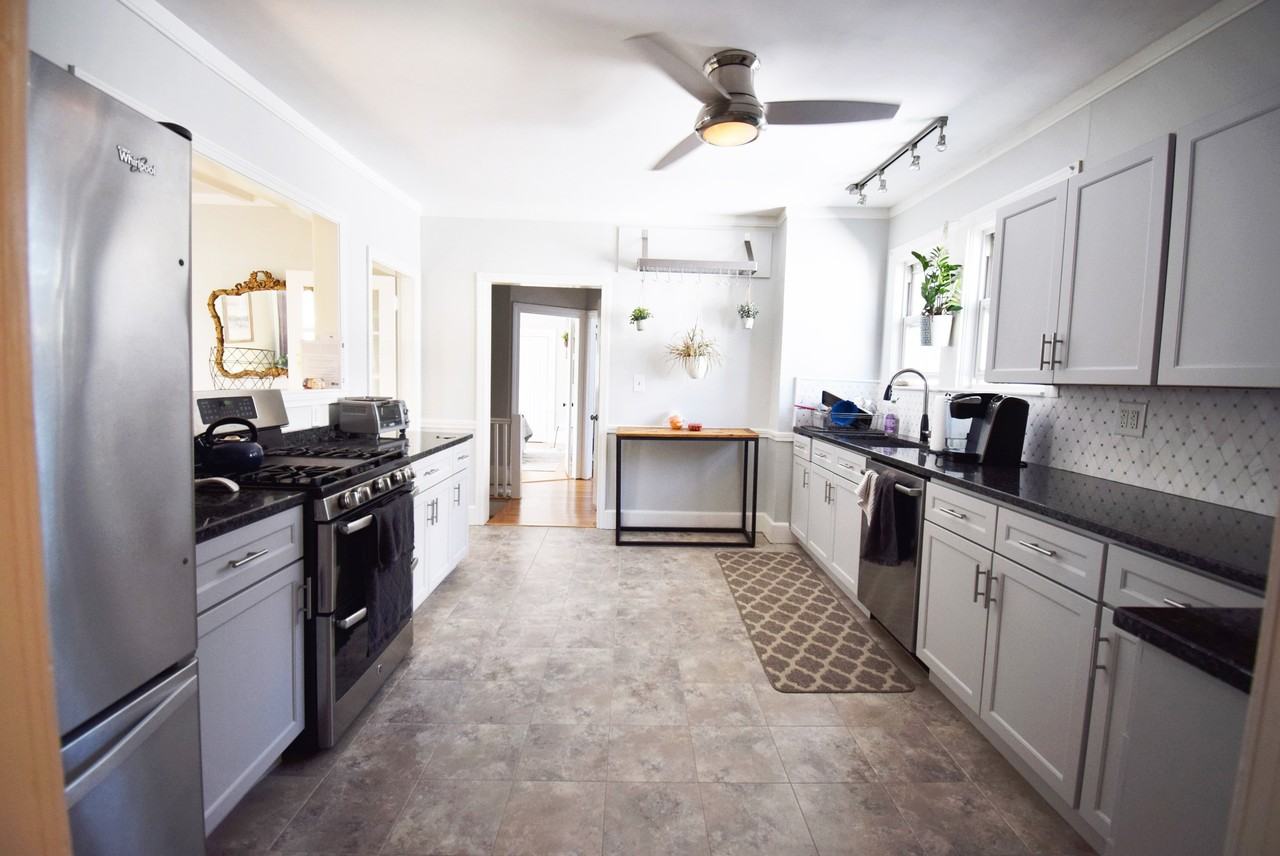 97 Magoun Ave - Photo 4 of 19