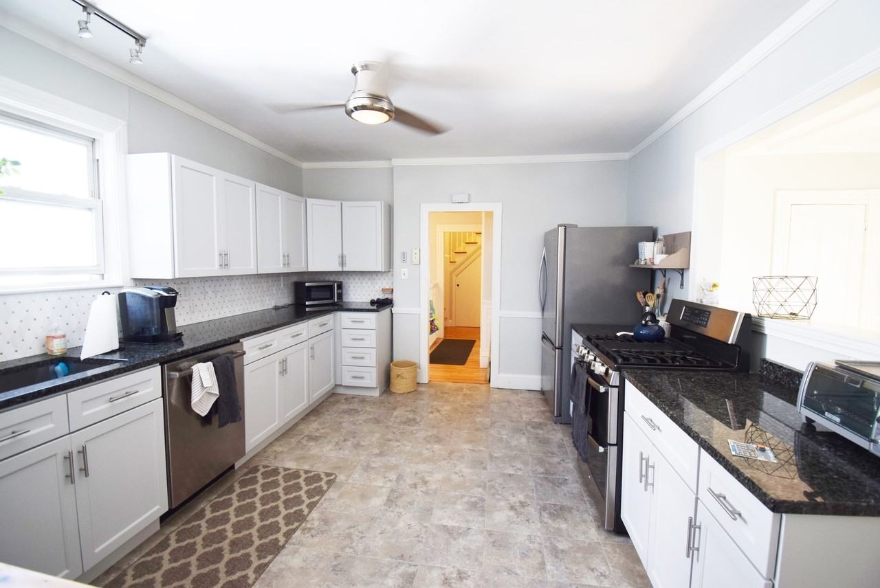 97 Magoun Ave - Photo 5 of 19
