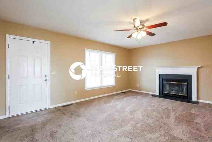 375 Twin Creeks Rd - Photo 3 of 15