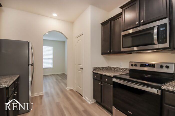 10458 Sweetwater Creek Dr - Photo 3 of 18