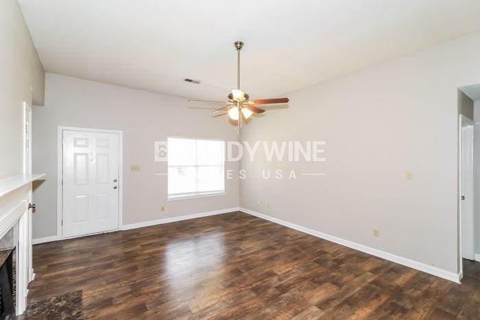 8404 Jacob Dr - Photo 5 of 21
