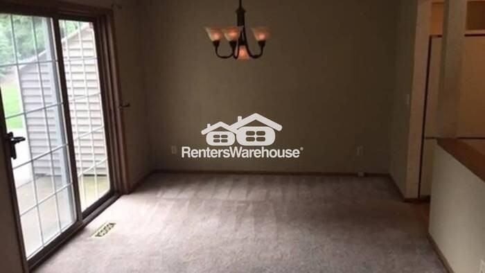 301 Kathy Ln Ne - Photo 3 of 14