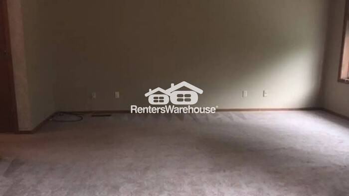 301 Kathy Ln Ne - Photo 4 of 14