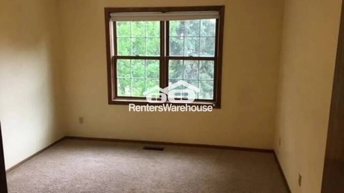 301 Kathy Ln Ne - Photo 7 of 14