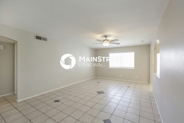 231 E Jacaranda St - Photo 4 of 16