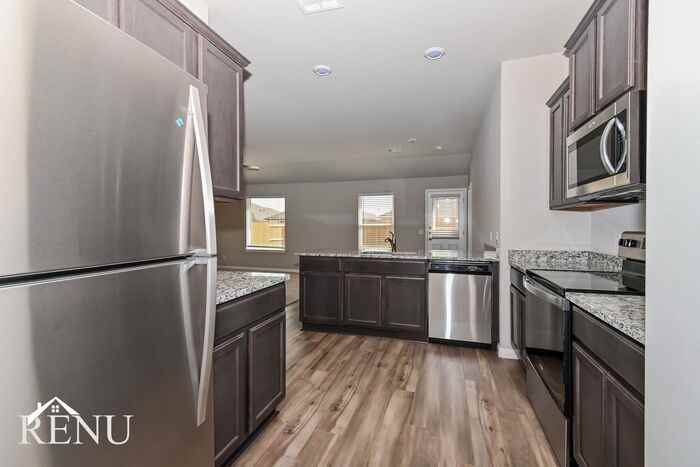 1705 Maroon Dr - Photo 3 of 19