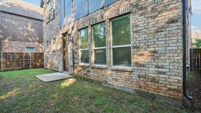 1703 Paytyn Dr - Photo 5 of 50