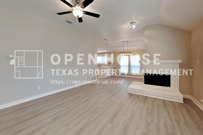 247 Stallion Dr - Photo 4 of 20