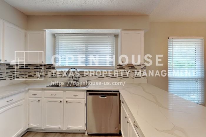 247 Stallion Dr - Photo 7 of 20