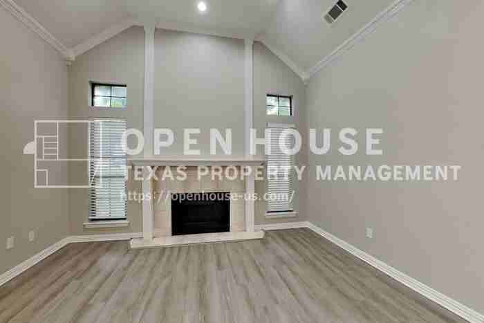 4921 Arborgate Dr - Photo 4 of 20