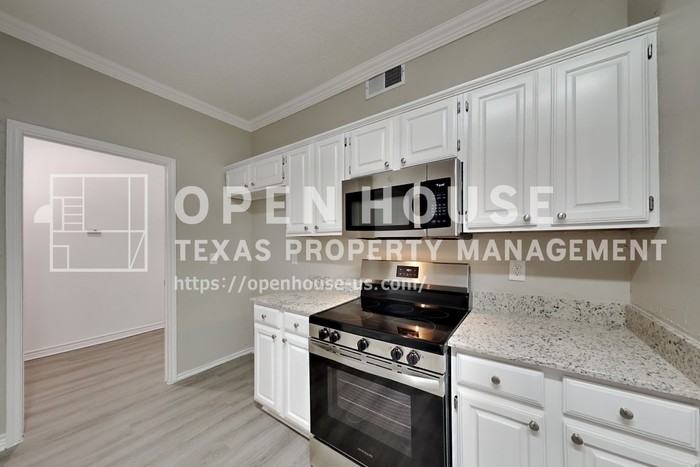 8101 Pacific St - Photo 6 of 25