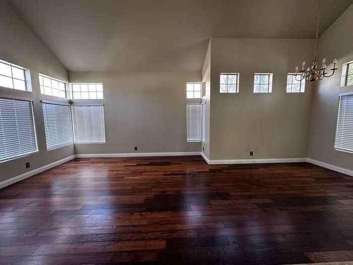44350 Shad St - Photo 5 of 20