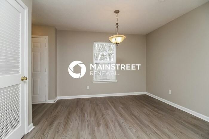 448 Dorchester Dr - Photo 6 of 17