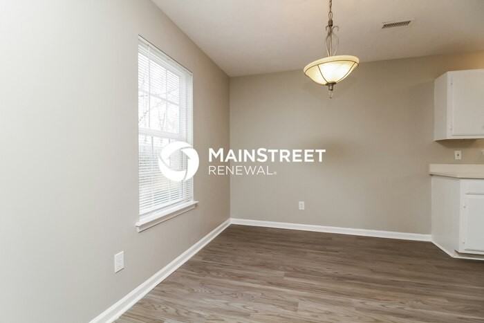 448 Dorchester Dr - Photo 7 of 17