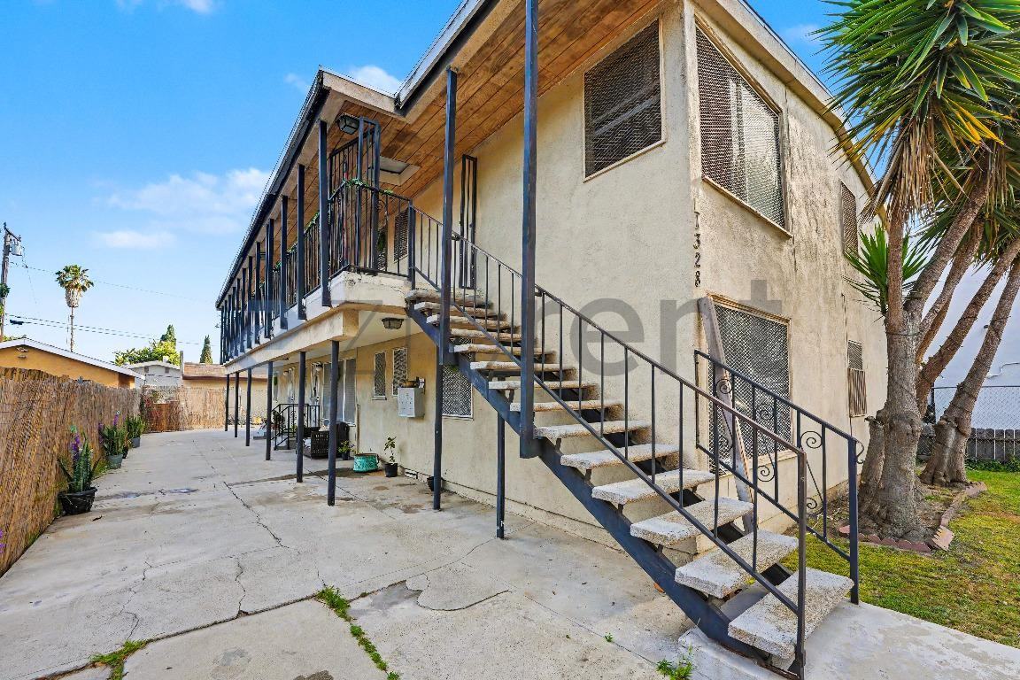 1328 W 19th St #A - Photo 2 of 18