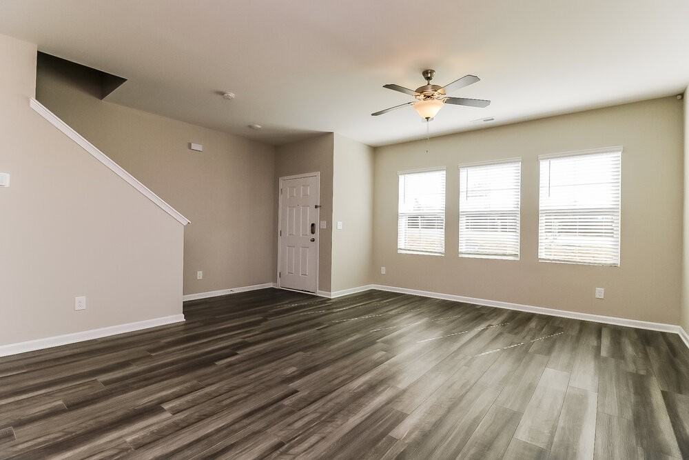 546 Wendell Falls Pkwy - Photo 6 of 17