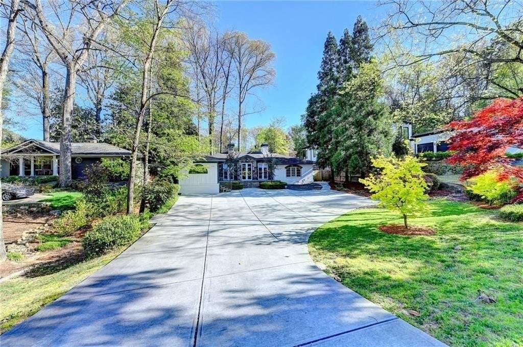 1227 Sheridan Rd Ne - Photo 2 of 28