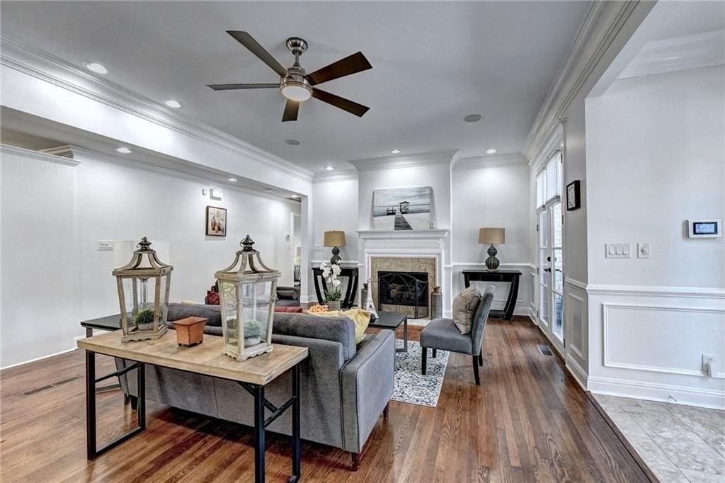 1227 Sheridan Rd Ne - Photo 4 of 28