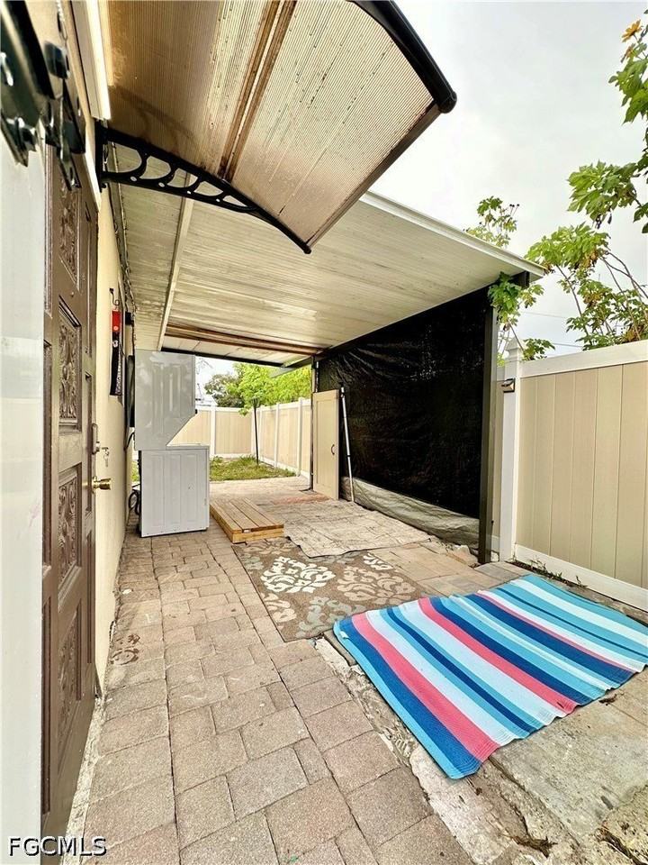 907 Laredo Ave - Photo 3 of 16