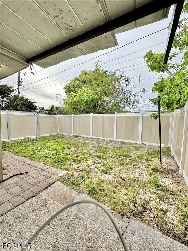 907 Laredo Ave - Photo 5 of 16