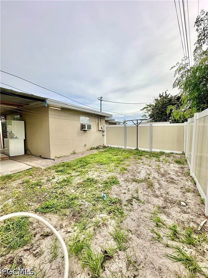 907 Laredo Ave - Photo 6 of 16