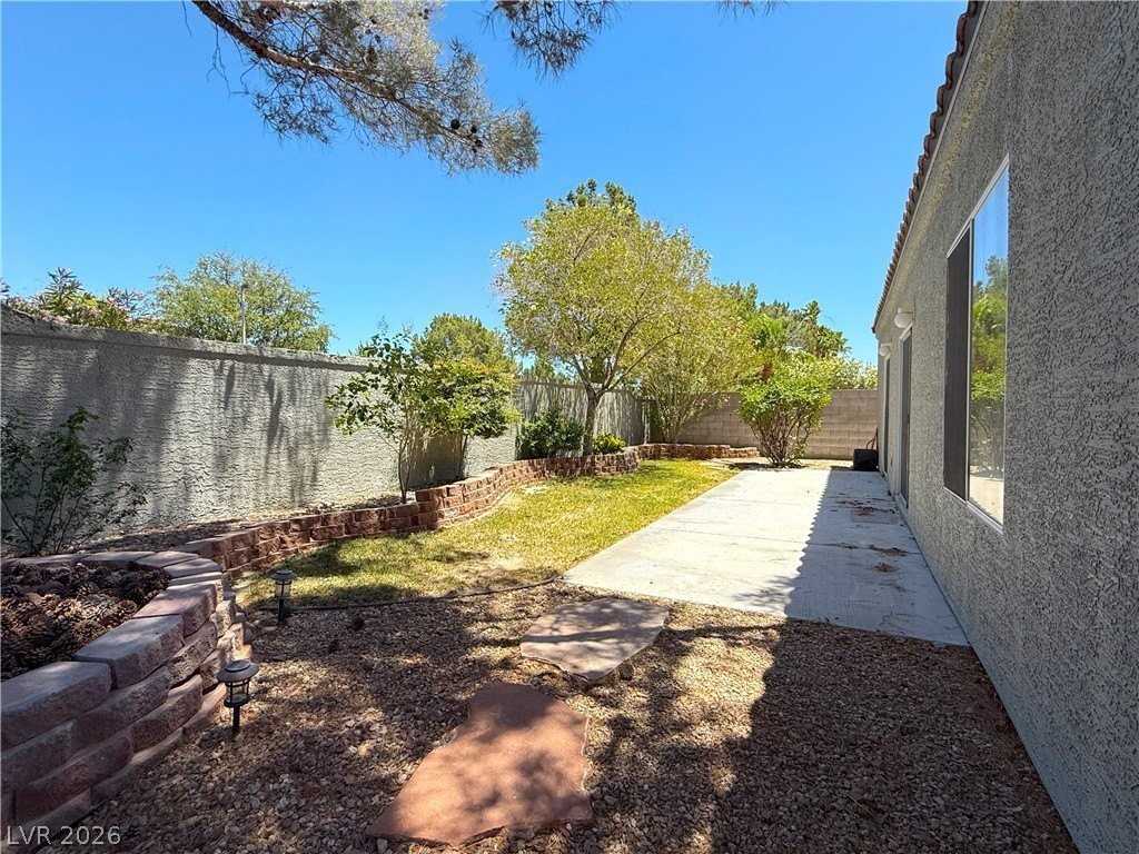 9824 Garamound Ave - Photo 4 of 35