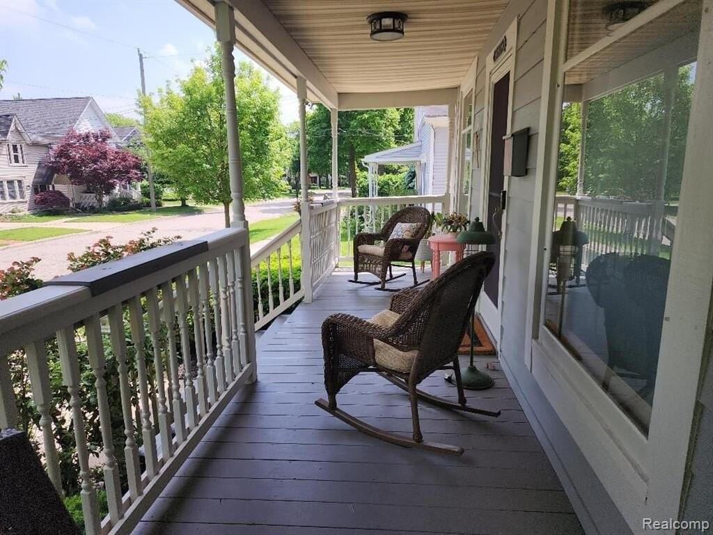 227 West St - Photo 3 of 34
