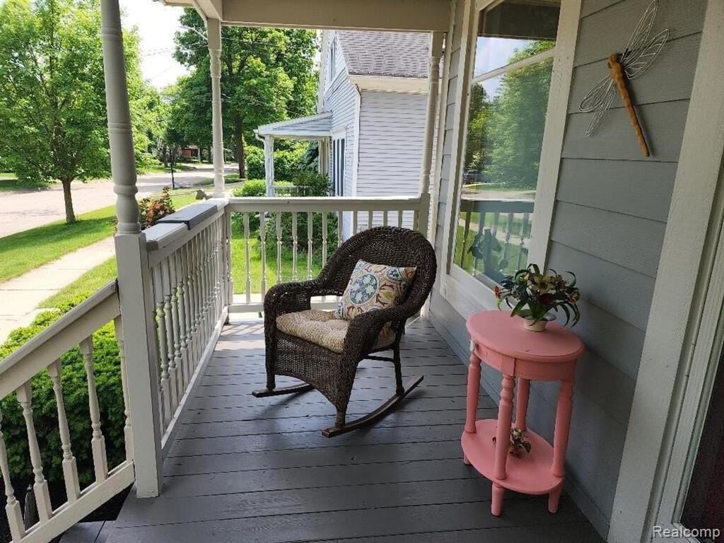 227 West St - Photo 4 of 34