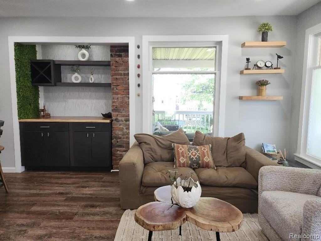 227 West St - Photo 7 of 34