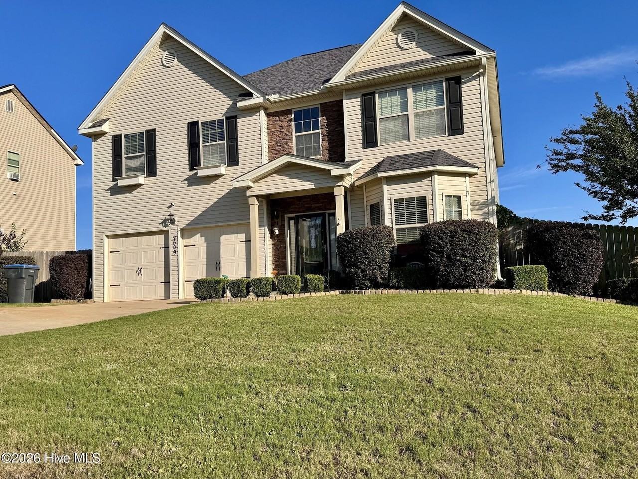 2609 Leland Dr - Photo 2 of 41