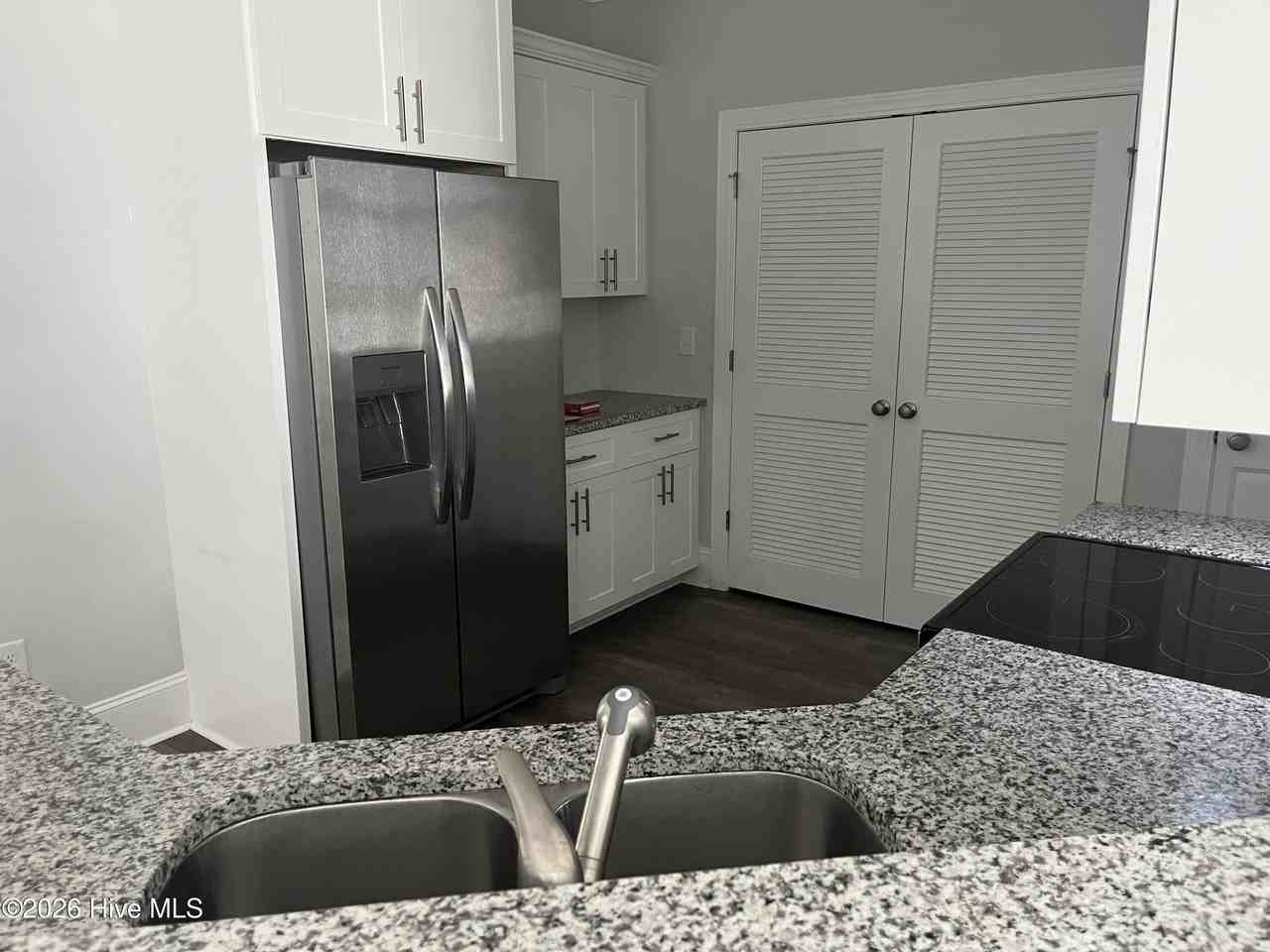 3241 Gordon Dr #A - Photo 4 of 10