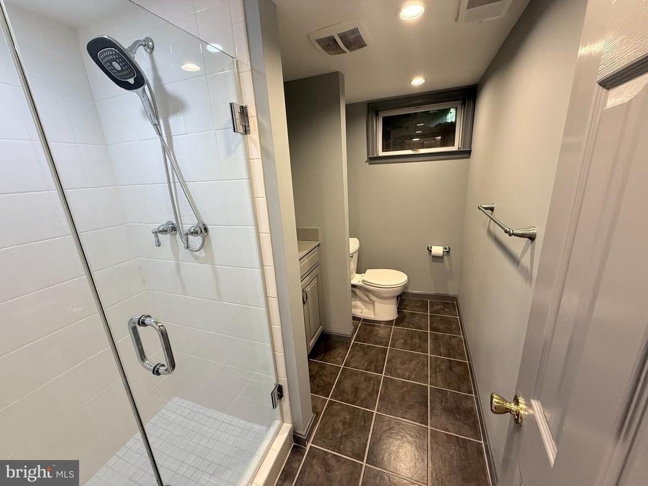 5021 Cathedral Ave Nw - Photo 2 of 18