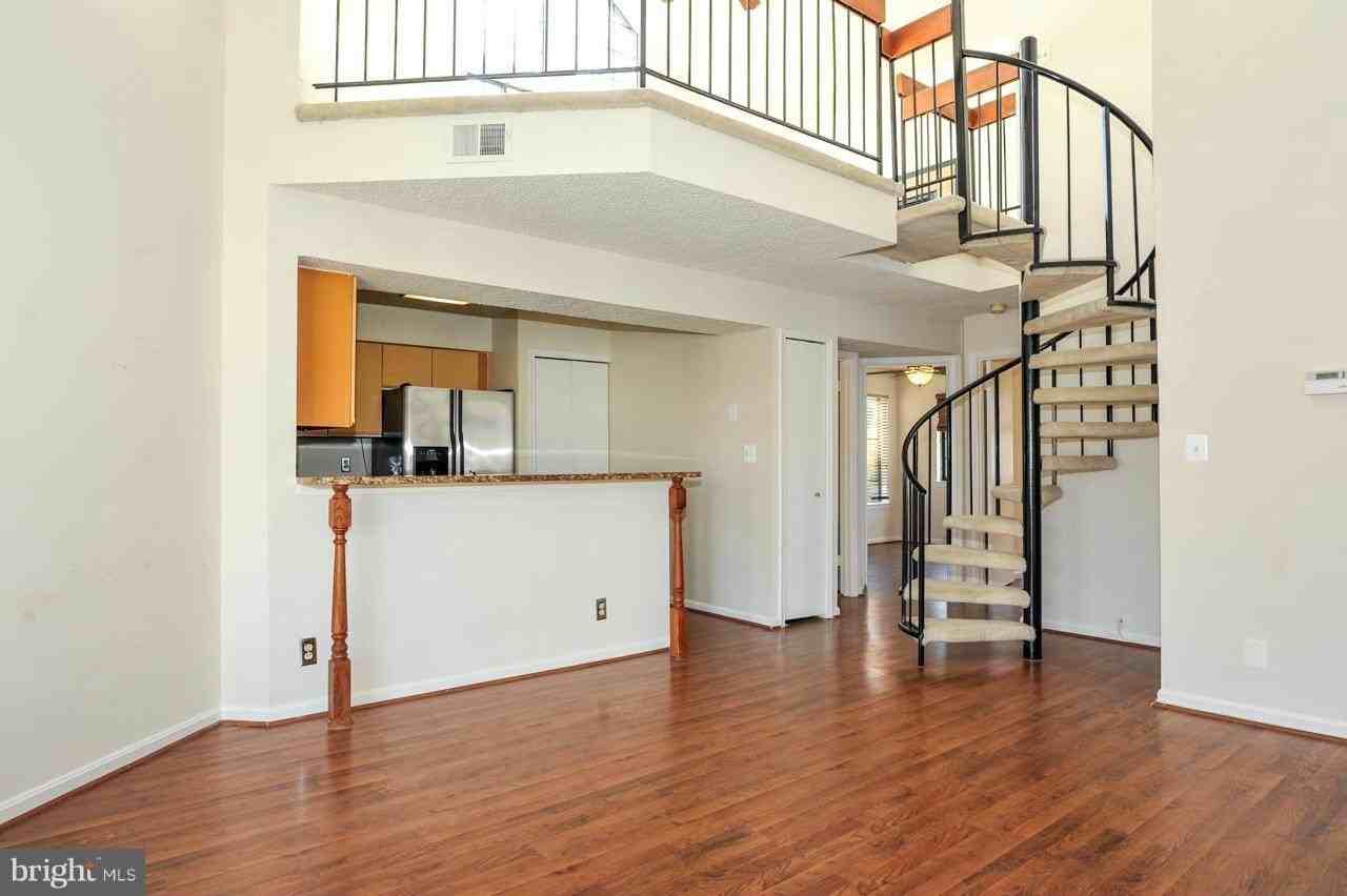 6009 Curtier Dr - Photo 4 of 19